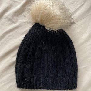 Aritzia toque